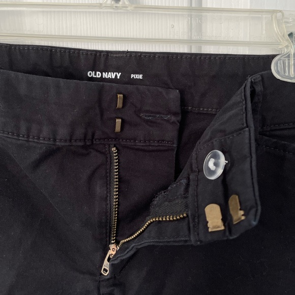 Old Navy - Black Pixie Shorts (size 6) - Picture 2 of 3